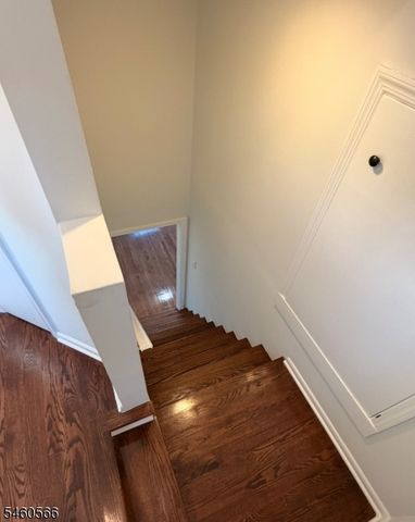 9 Hunter St, Roxbury Twp., NJ 07876