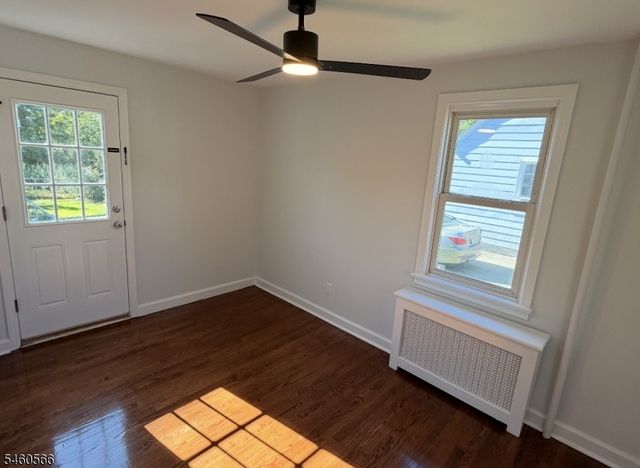 9 Hunter St, Roxbury Twp., NJ 07876
