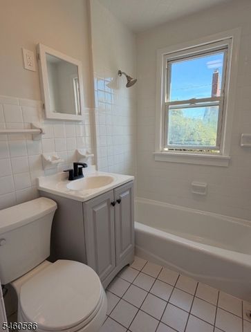 9 Hunter St, Roxbury Twp., NJ 07876