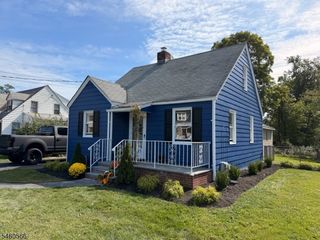 9 Hunter St, Roxbury Twp., NJ 07876