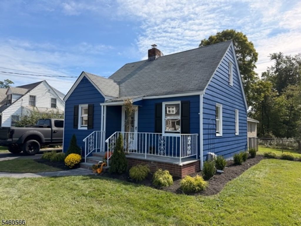 9 Hunter St, Roxbury Twp., NJ 07876