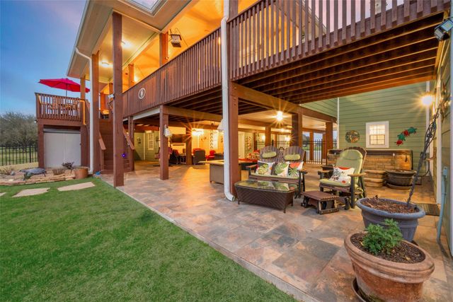 792 W Bayshore Drive, Palacios, TX 77465