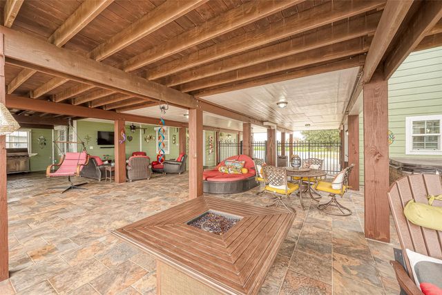 792 W Bayshore Drive, Palacios, TX 77465