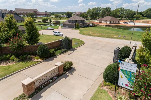 1404 Katelyn Court, Yukon, OK 73099