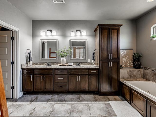 1404 Katelyn Court, Yukon, OK 73099