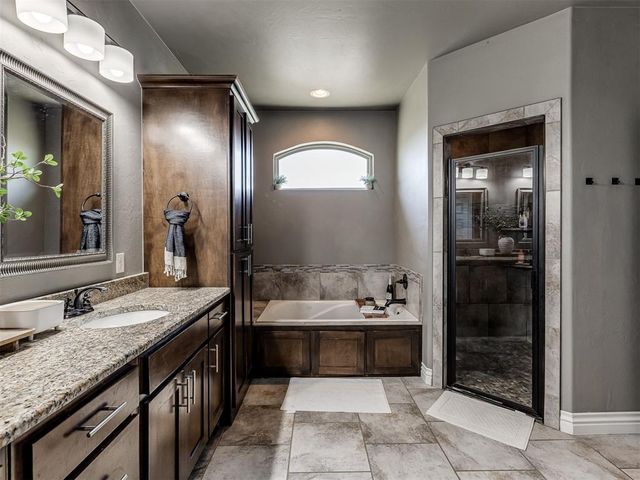 1404 Katelyn Court, Yukon, OK 73099