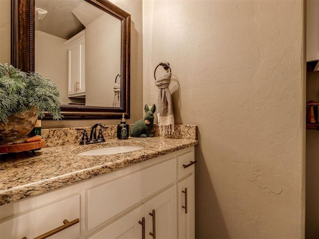1404 Katelyn Court, Yukon, OK 73099