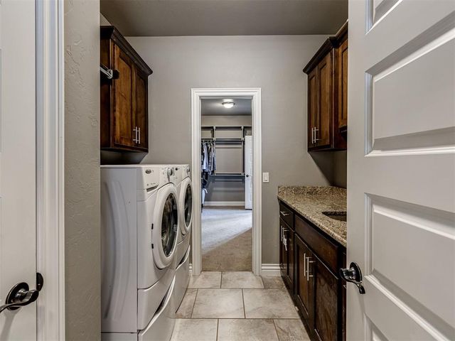 1404 Katelyn Court, Yukon, OK 73099