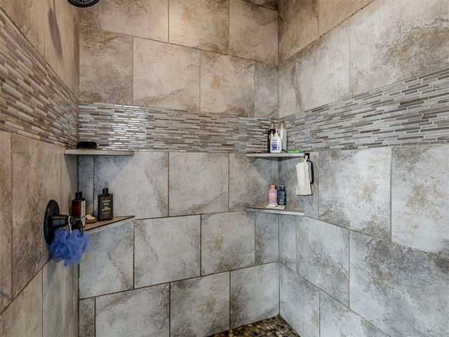 1404 Katelyn Court, Yukon, OK 73099