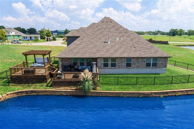 1404 Katelyn Court, Yukon, OK 73099