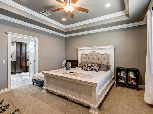 1404 Katelyn Court, Yukon, OK 73099