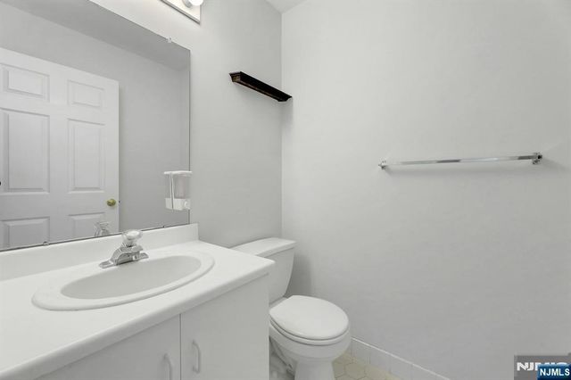 2198 Kent Court, Mahwah, NJ 07430
