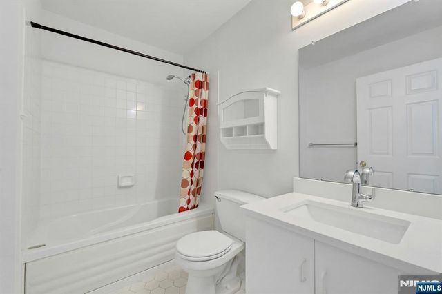 2198 Kent Court, Mahwah, NJ 07430