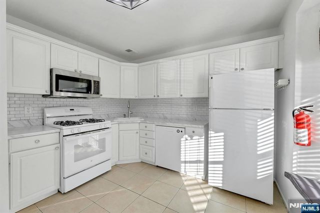 2198 Kent Court, Mahwah, NJ 07430