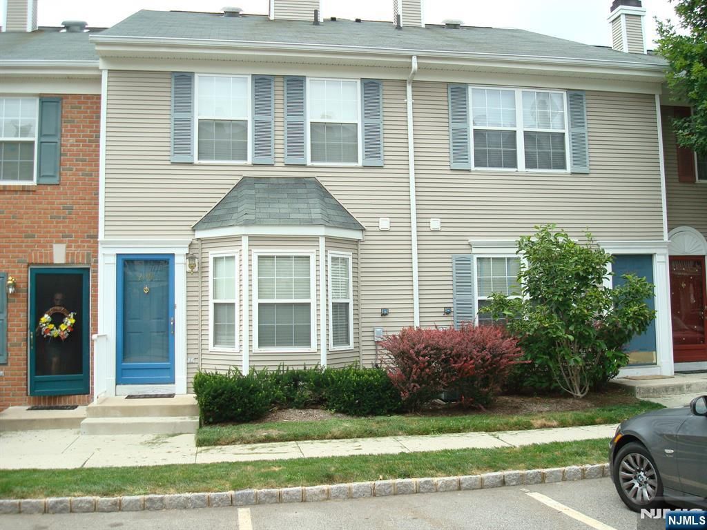2198 Kent Court, Mahwah, NJ 07430