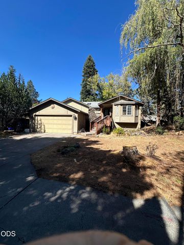 2665 NE Genet Court, Bend, OR 97701