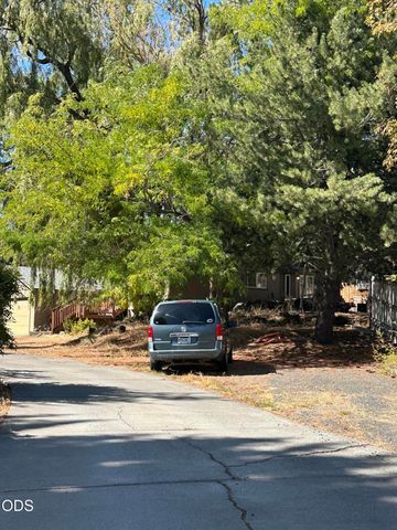 2665 NE Genet Court, Bend, OR 97701