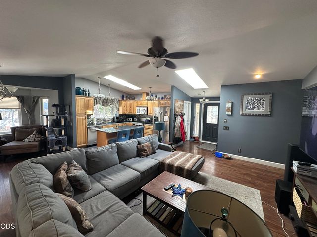 2665 NE Genet Court, Bend, OR 97701