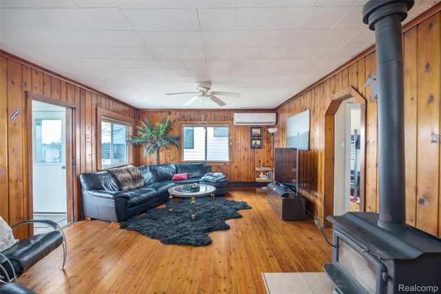 41260 Conger Bay Drive, Harrison Charter Township, MI 48045