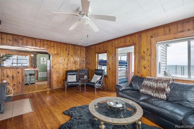 41260 Conger Bay Drive, Harrison Charter Township, MI 48045