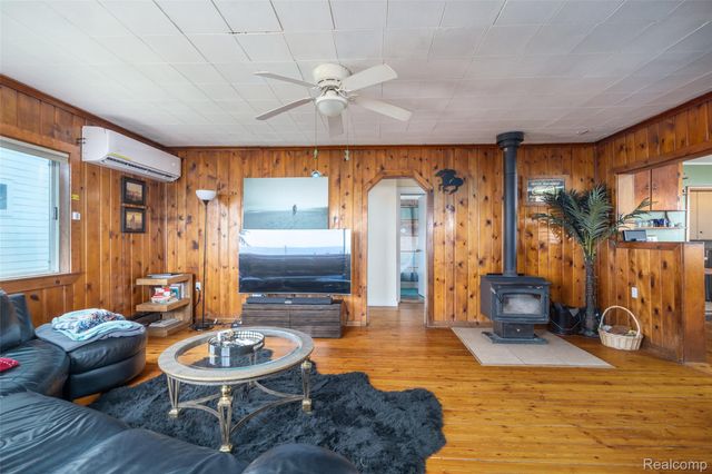 41260 Conger Bay Drive, Harrison Charter Township, MI 48045