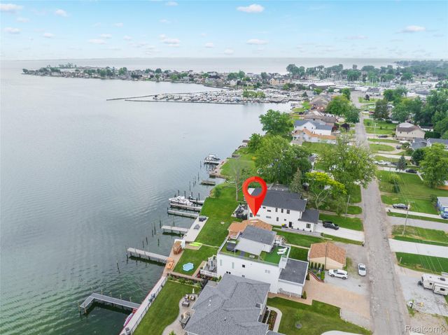 41260 Conger Bay Drive, Harrison Charter Township, MI 48045