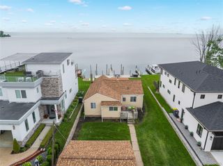 41260 Conger Bay Drive, Harrison Charter Township, MI 48045