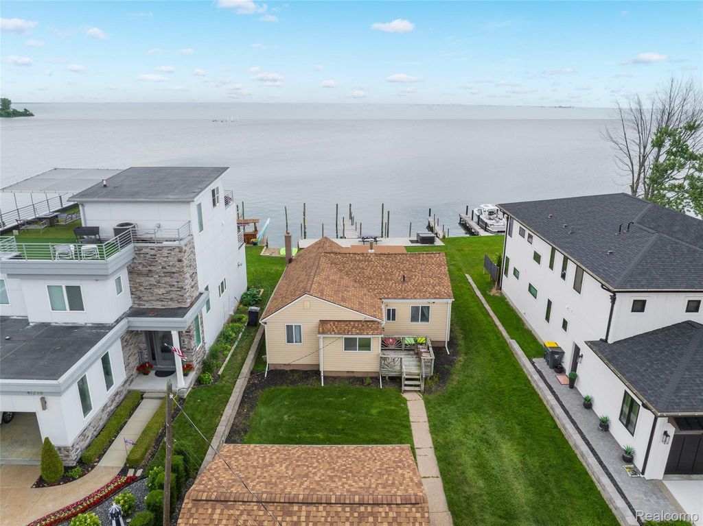 41260 Conger Bay Drive, Harrison Charter Township, MI 48045