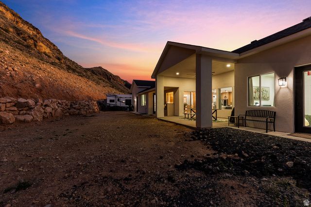 2221 S ANGELL HEIGHTS DR, Hurricane, UT 84737