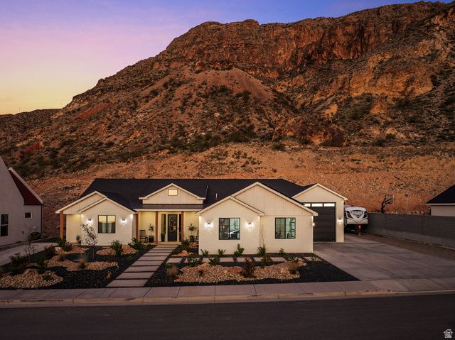 2221 S ANGELL HEIGHTS DR, Hurricane, UT 84737