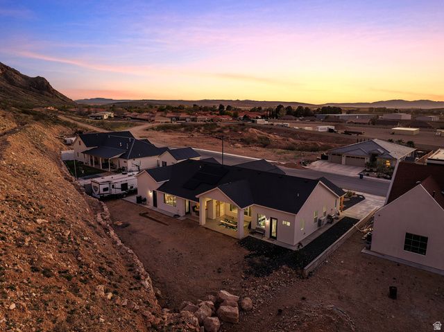 2221 S ANGELL HEIGHTS DR, Hurricane, UT 84737