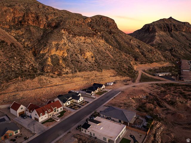 2221 S ANGELL HEIGHTS DR, Hurricane, UT 84737