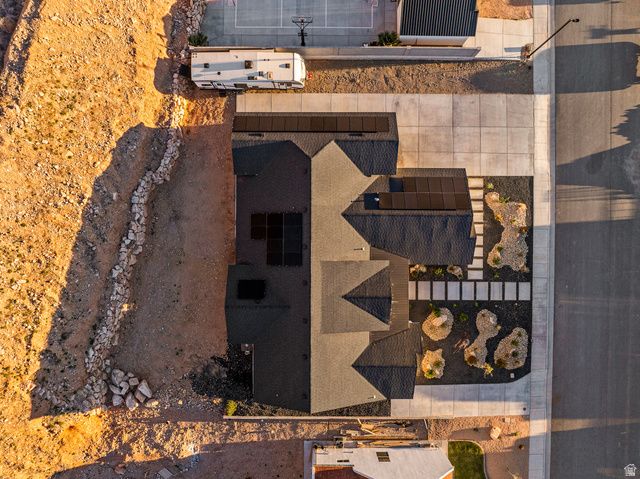 2221 S ANGELL HEIGHTS DR, Hurricane, UT 84737