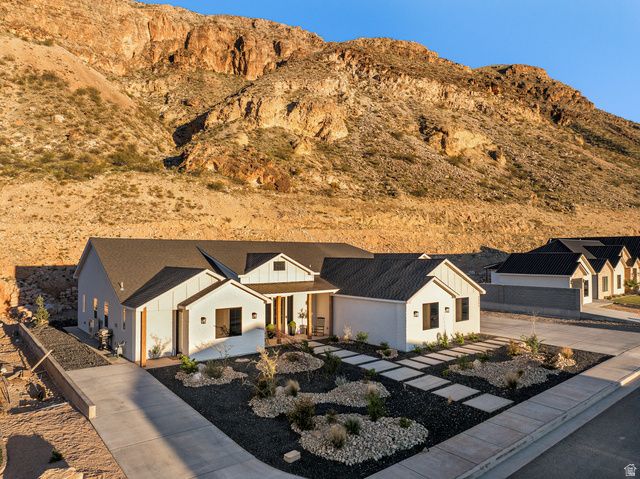 2221 S ANGELL HEIGHTS DR, Hurricane, UT 84737