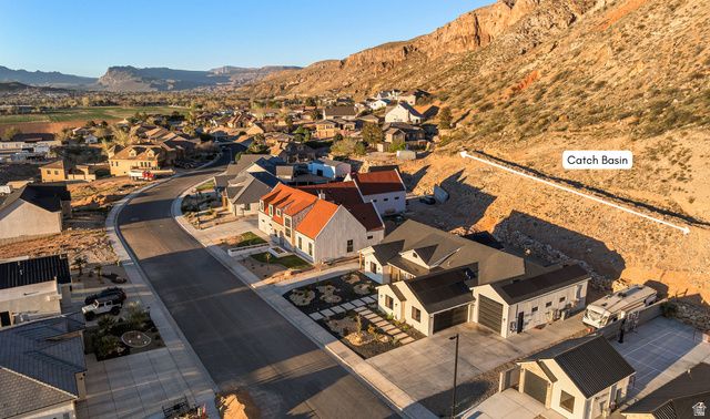 2221 S ANGELL HEIGHTS DR, Hurricane, UT 84737