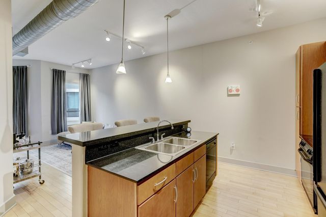 1901 Post Oak Boulevard 3502, Houston, TX 77056