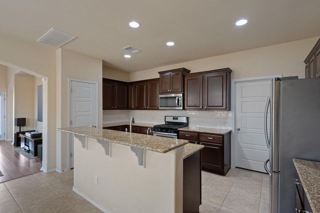 104 Buescher CV, Hutto, TX 78634