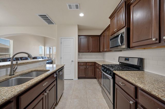 104 Buescher CV, Hutto, TX 78634