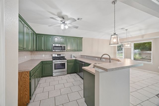 11283 S 274th East Avenue, Coweta, OK 74429