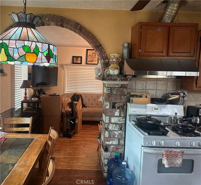 Image 4 of property listing at 2437 Bloomdale, Duarte, CA 91010