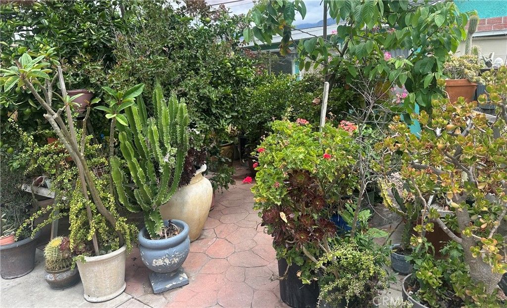 Image 8 of property listing at 2437 Bloomdale, Duarte, CA 91010