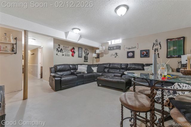 20988 Foxtree Court, Southfield, MI 48075