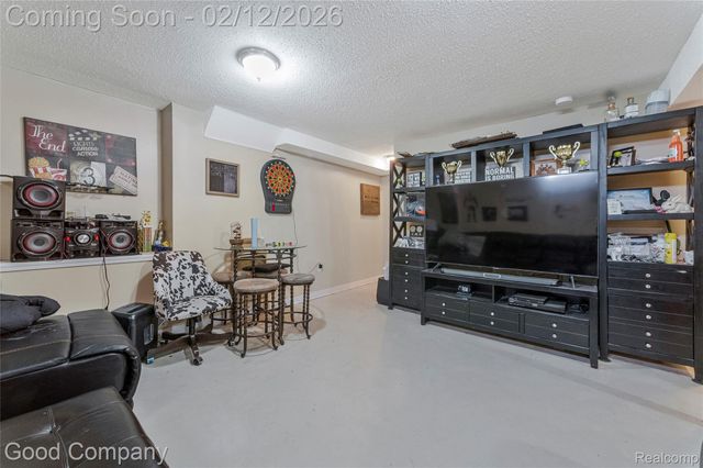 20988 Foxtree Court, Southfield, MI 48075