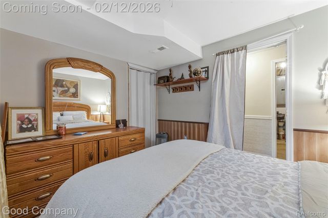 20988 Foxtree Court, Southfield, MI 48075