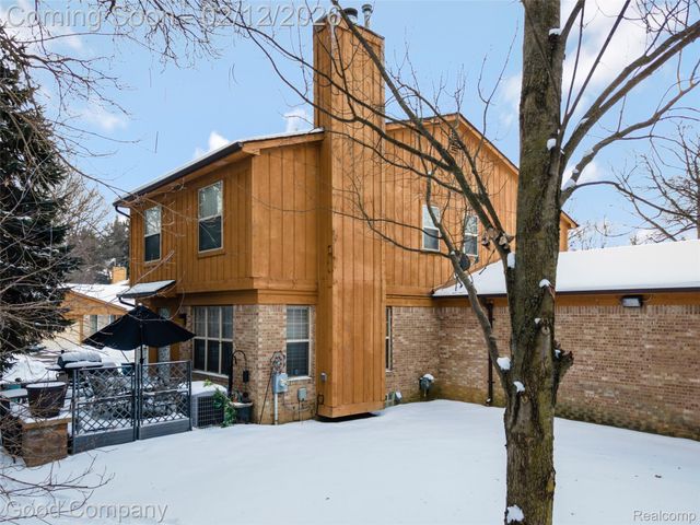 20988 Foxtree Court, Southfield, MI 48075