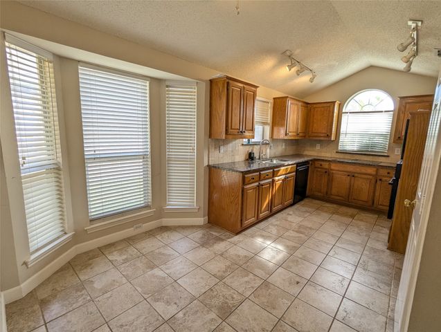 6019 Mapleshade Lane, Dallas, TX 75252