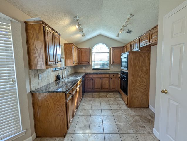 6019 Mapleshade Lane, Dallas, TX 75252