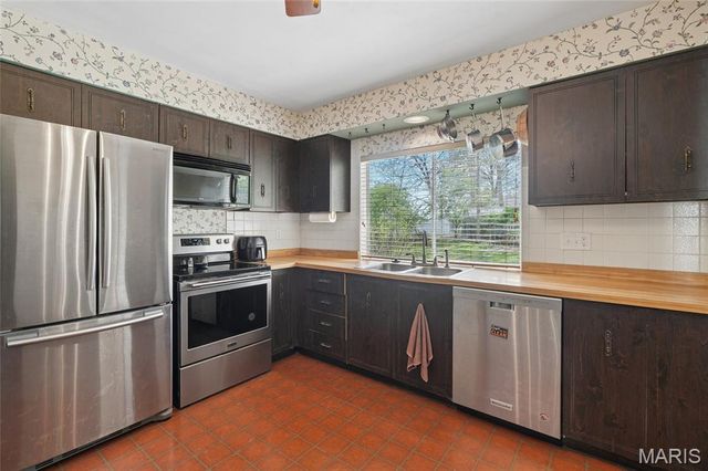 648 Running Creek Drive, Ballwin, MO 63021