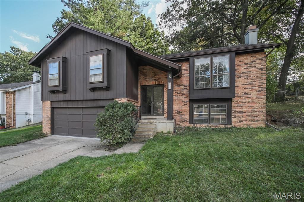 648 Running Creek Drive, Ballwin, MO 63021