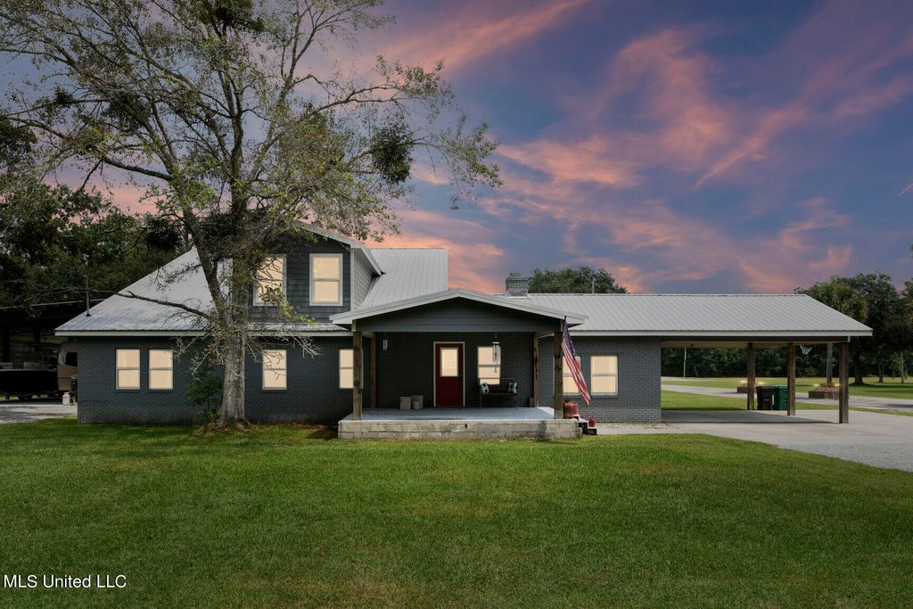 1980 Washington Street, Bay Saint Louis, MS 39520